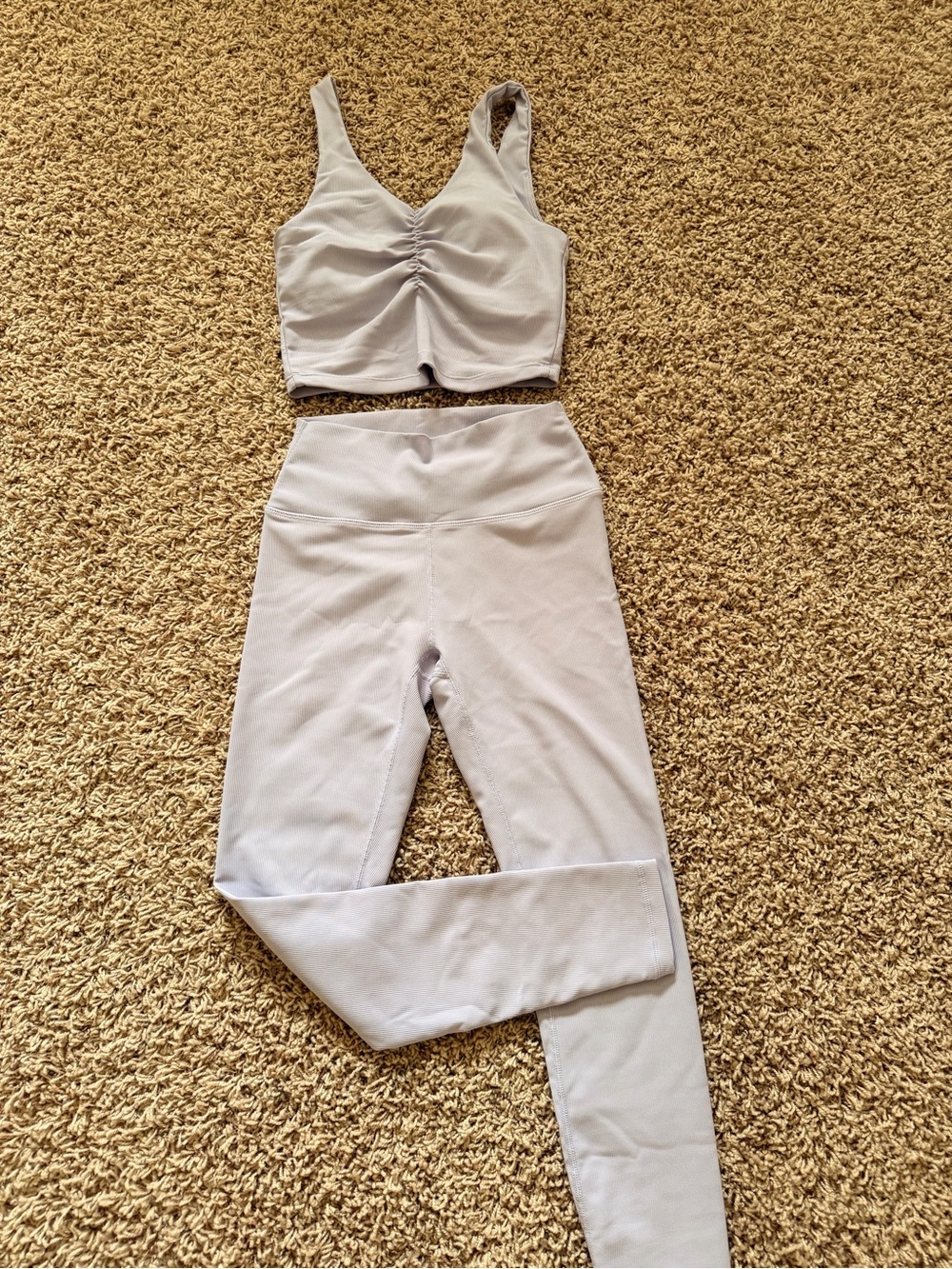 WILO Lavender Seamless V-Neck Crop Top and High-Waist Leggings Set - Picture 3 of 7